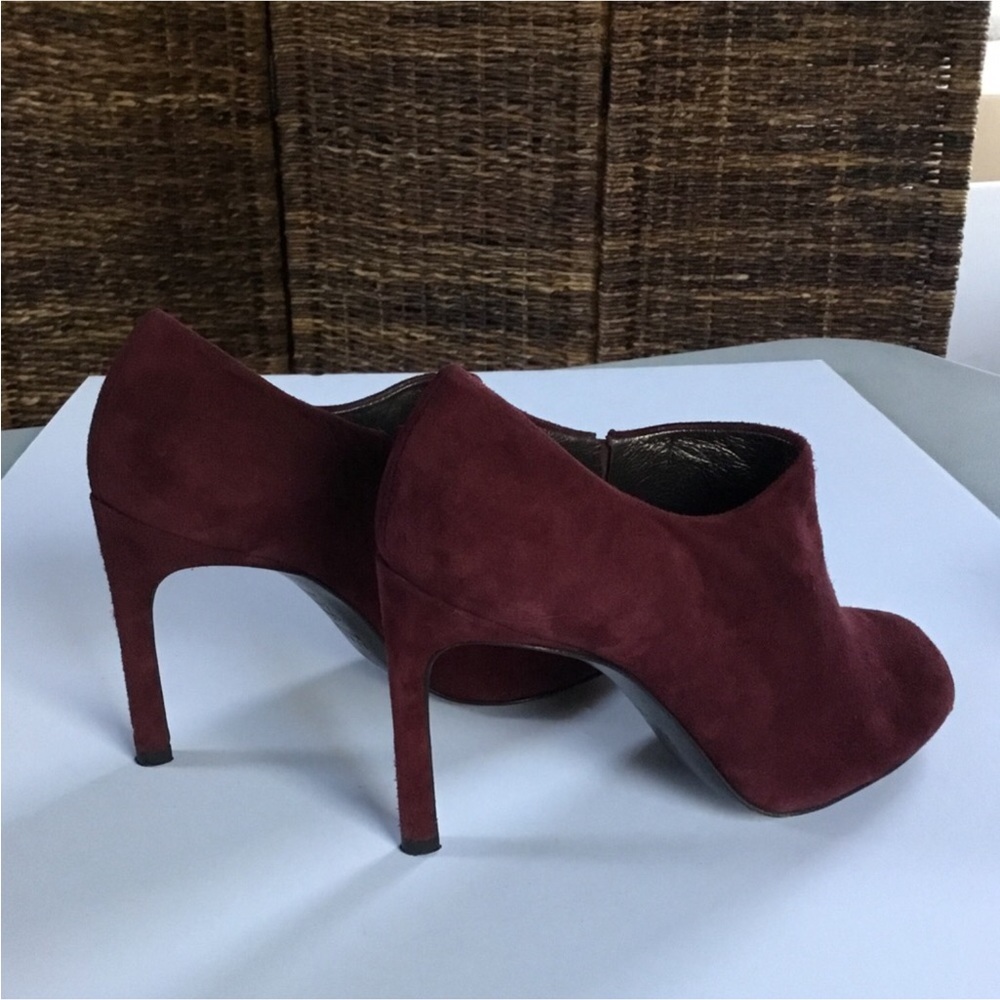 STUART WEITZMAN - Picture 7 of 15